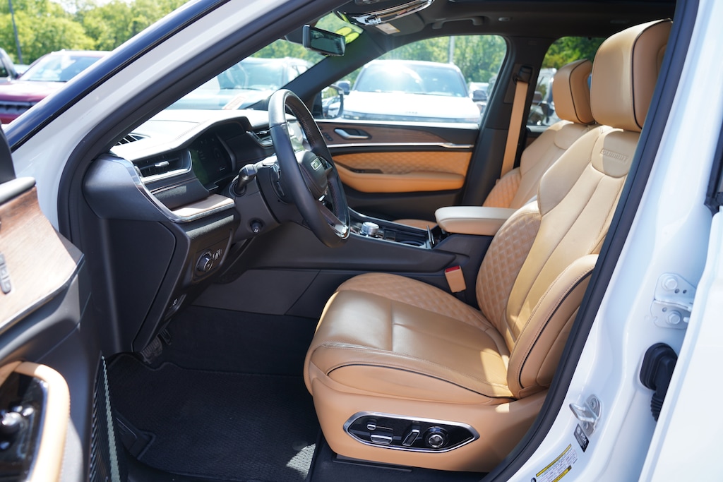 Used 2023 Jeep Grand Cherokee Summit SUV