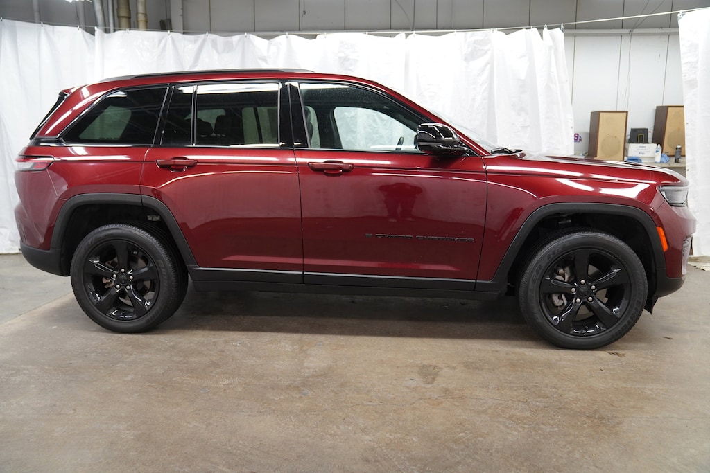 Used 2022 Jeep Grand Cherokee Altitude SUV