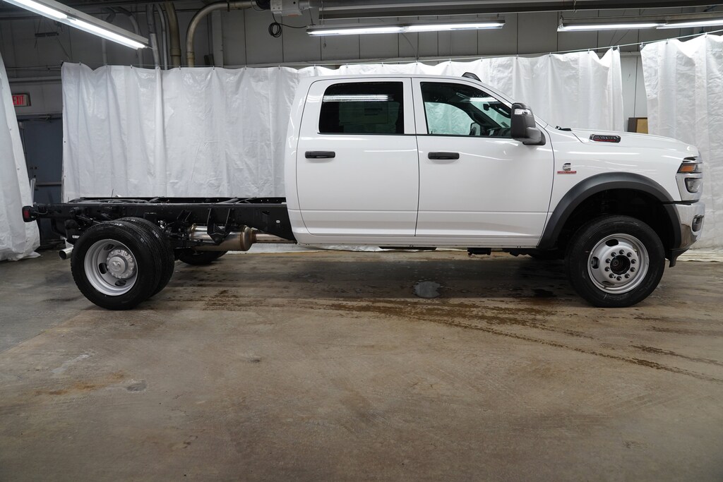 New 2026 Ram 4500 Chassis Cab TRADESMAN CREW 4X4 60' CA Pickup