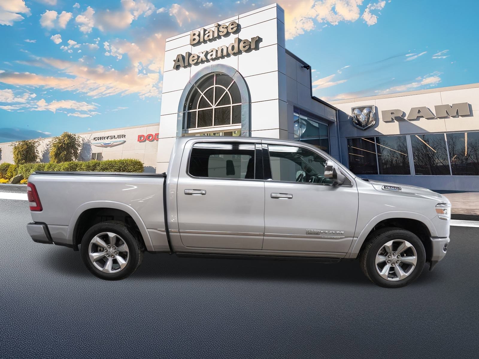 Used 2021 RAM Ram 1500 Pickup Limited with VIN 1C6SRFHT2MN529191 for sale in Lewisburg, PA