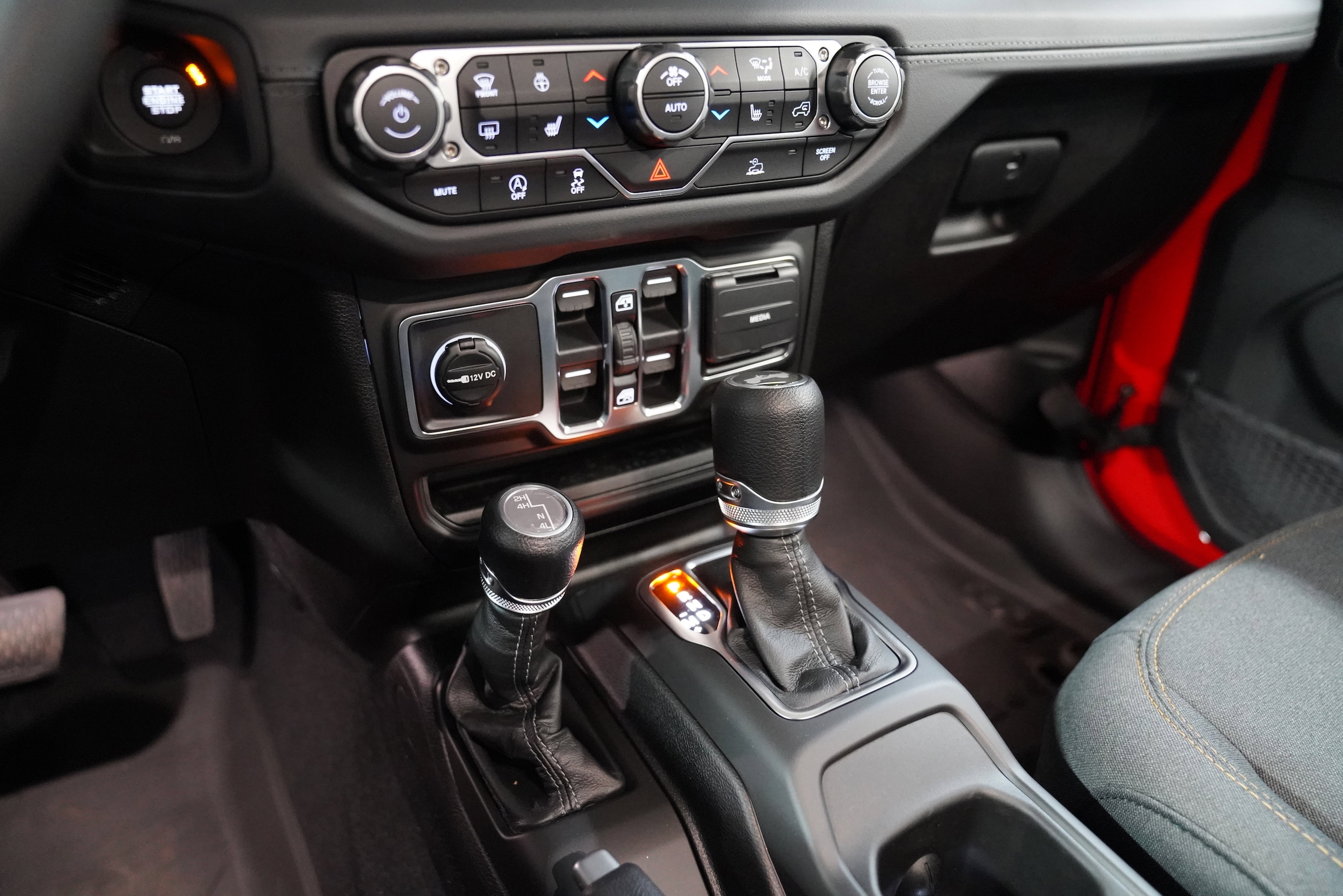 2026 Jeep Wrangler 4-Door Sahara - Photo 26