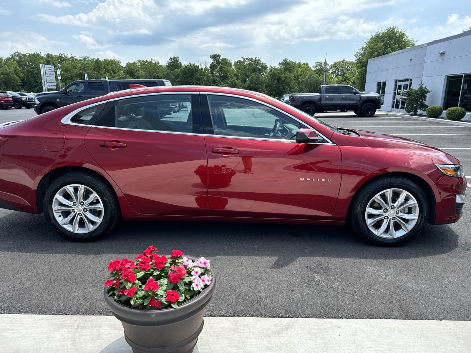 Used 2021 Chevrolet Malibu 1LT with VIN 1G1ZD5ST8MF017706 for sale in Lewisburg, PA