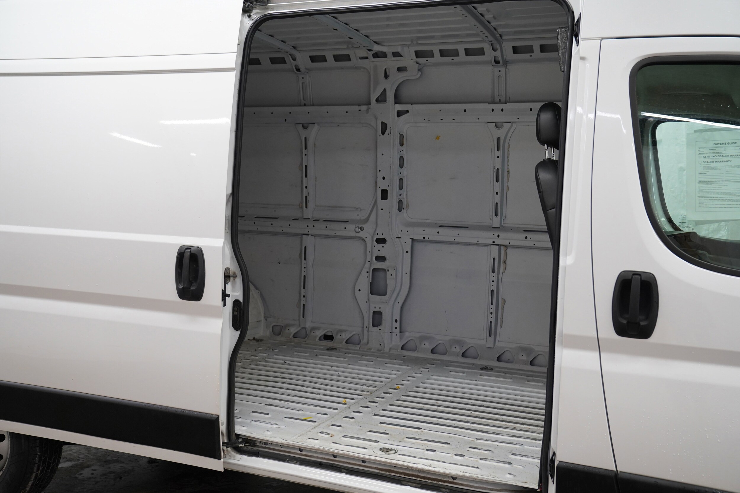2023 Ram ProMaster 2500 Cargo Van photo 3