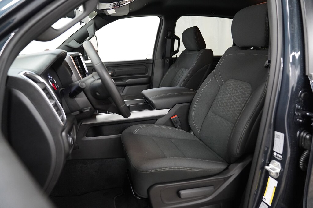 New 2026 Ram 1500 EXPRESS CREW CAB 4X4 5'7 BOX Pickup