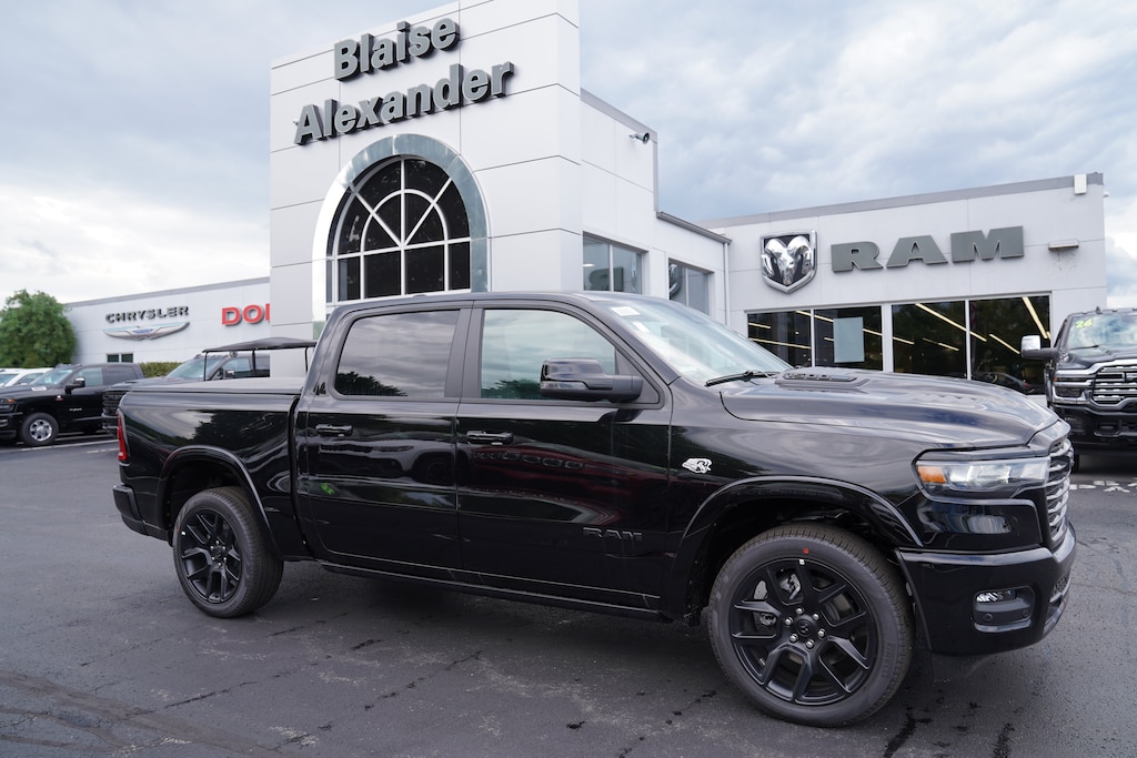 New 2026 Ram 1500 LARAMIE CREW CAB 4X4 5'7 BOX Pickup