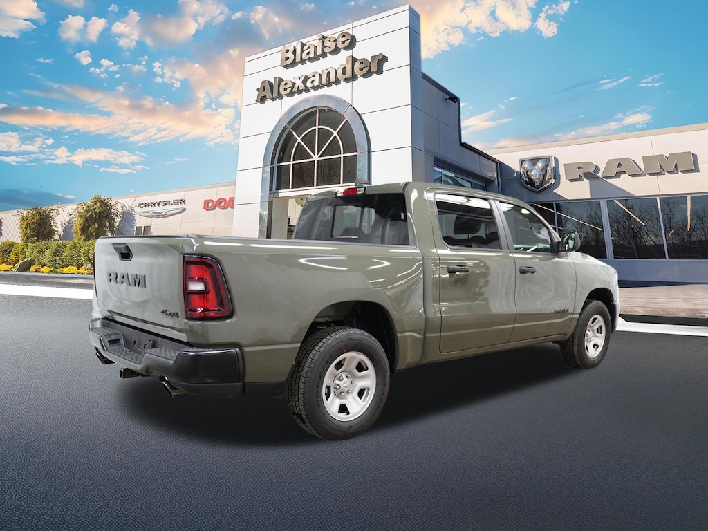 New 2026 Ram 1500 TRADESMAN CREW CAB 4X4 5'7 BOX Pickup