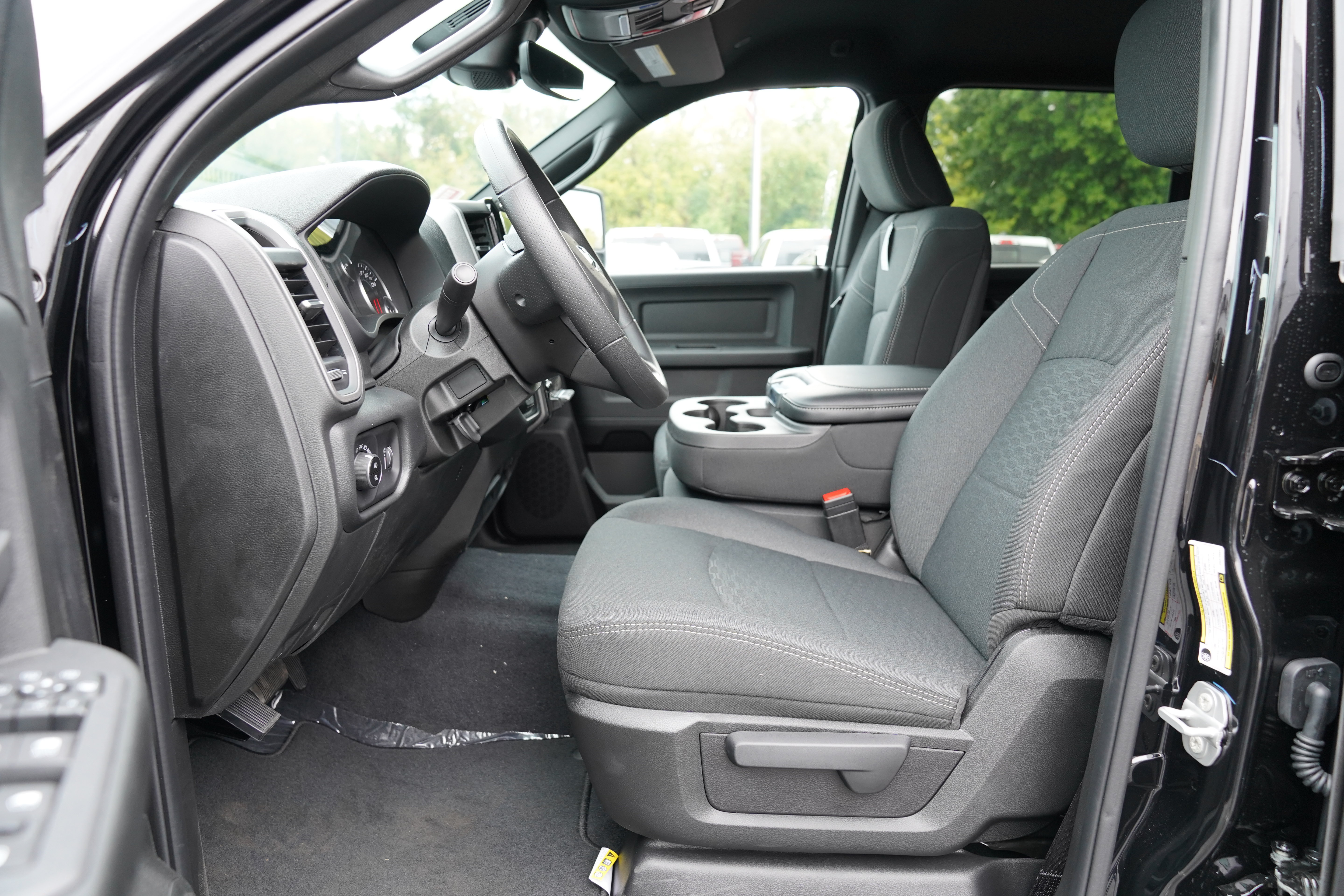 New 2027 Ram 3500 TRADESMAN CREW CAB 4X4 Pickup