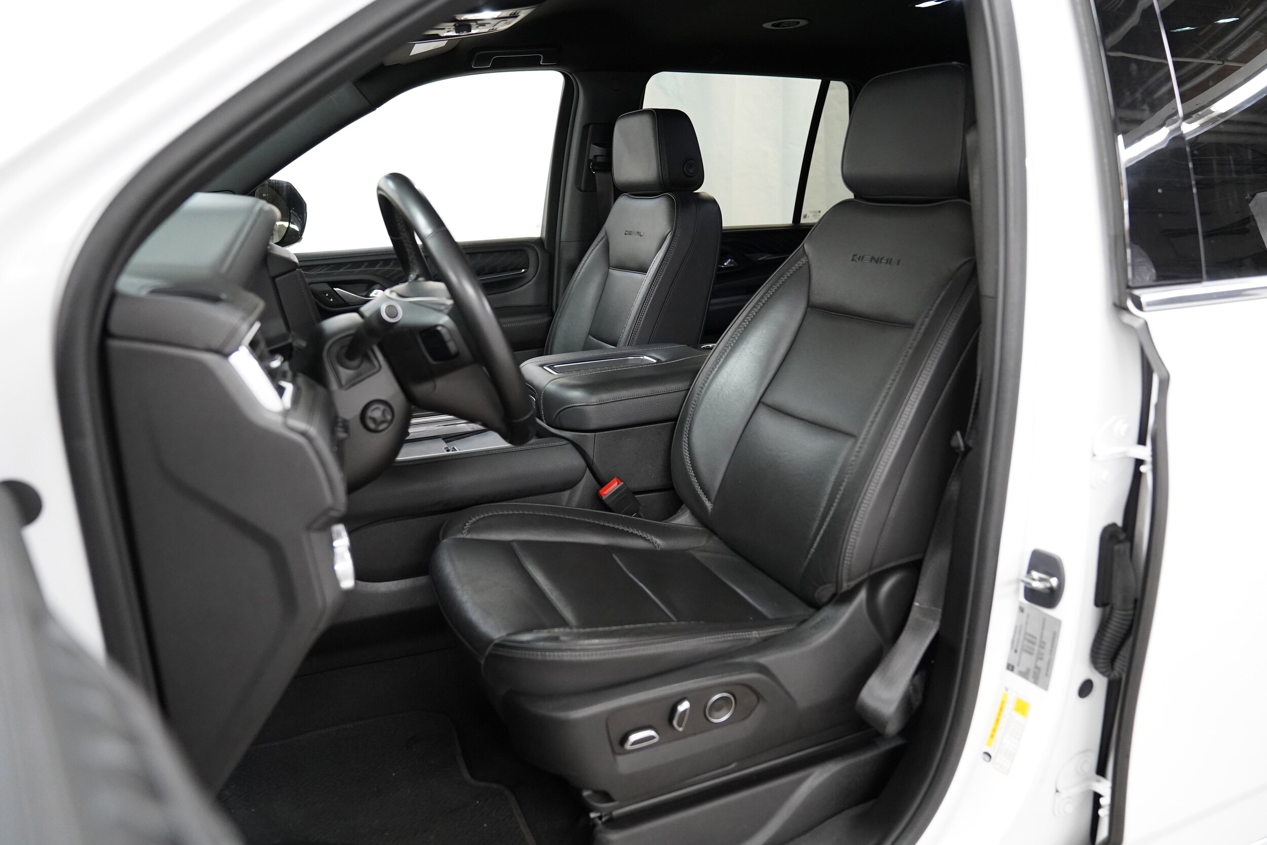 2023 Gmc Yukon Denali photo 2
