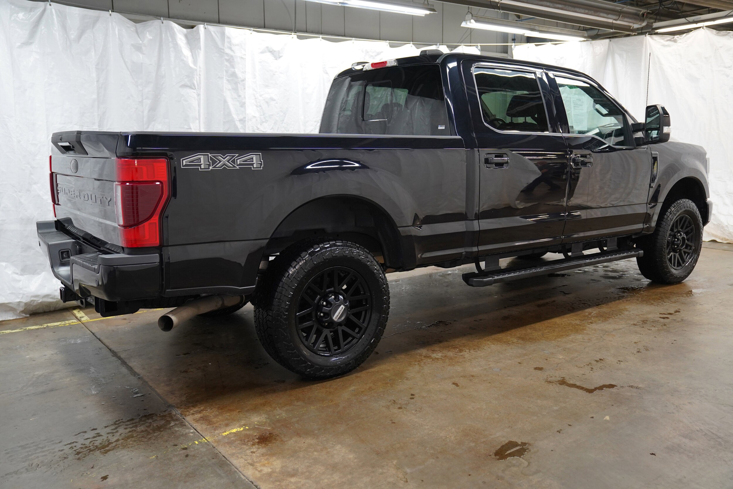 2022 Ford F-250 Lariat photo 2
