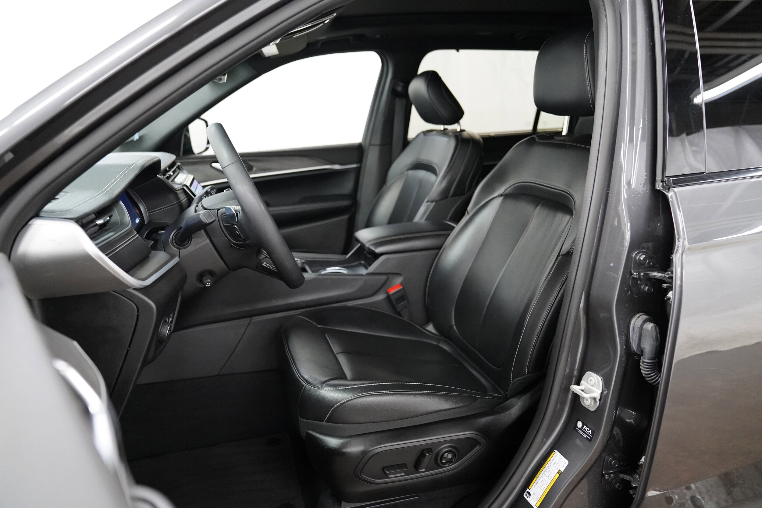 2024 Jeep Grand Cherokee Limited photo 4