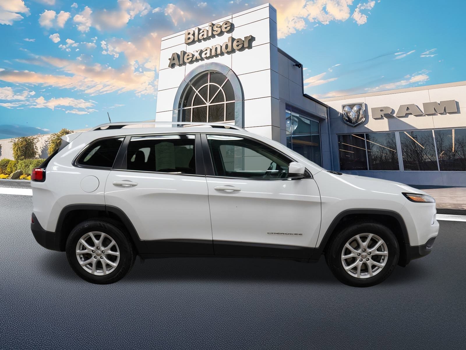 Used 2017 Jeep Cherokee Latitude with VIN 1C4PJMCS0HW638824 for sale in Lewisburg, PA