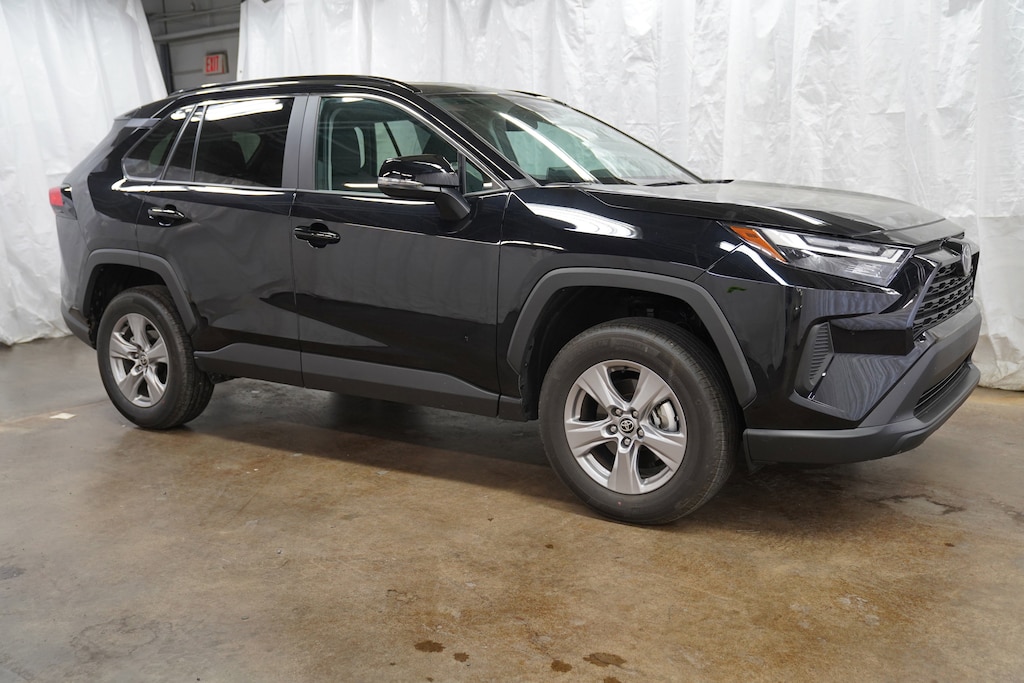 Used 2025 Toyota RAV4 XLE SUV