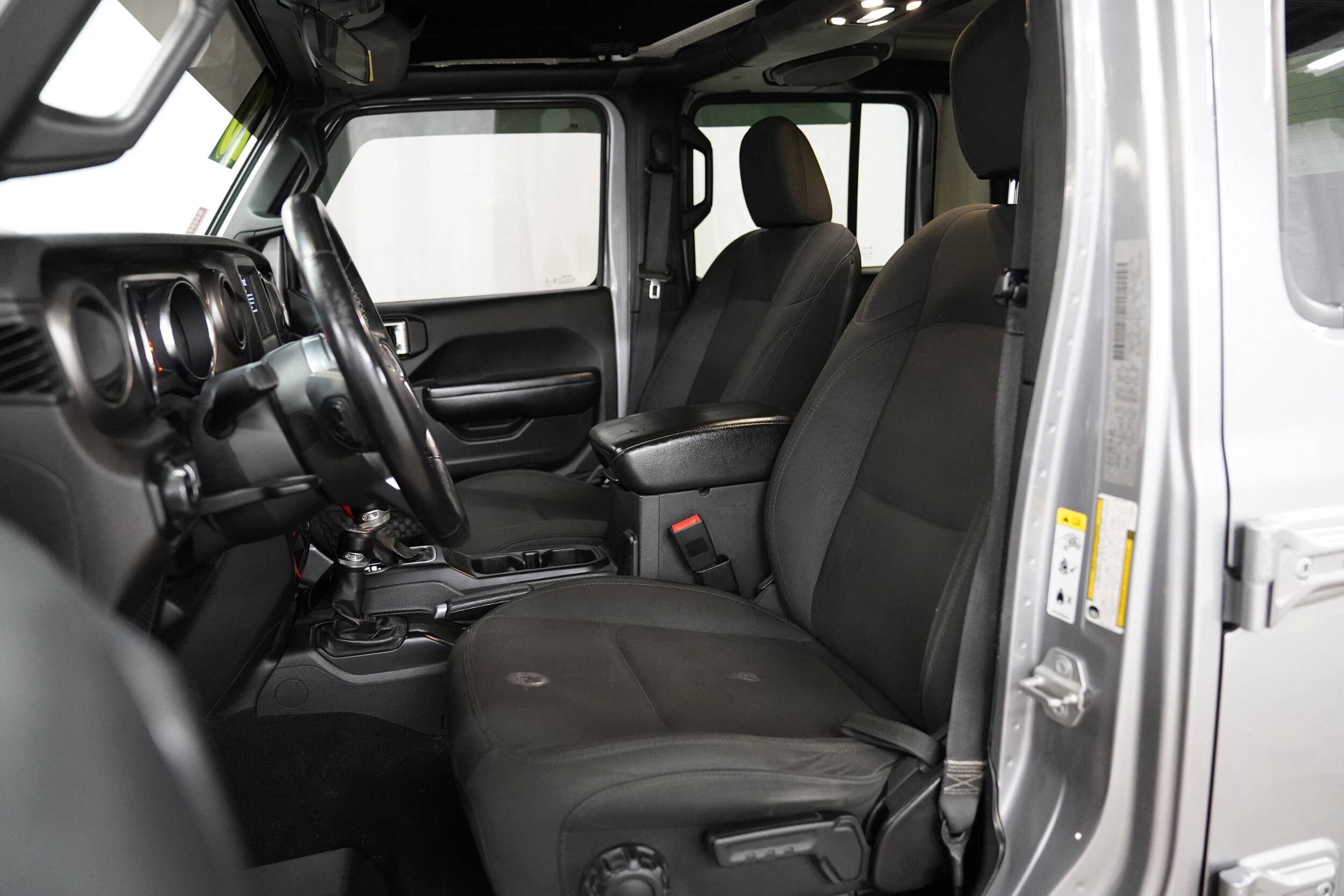 2020 Jeep Gladiator Sport S photo 4