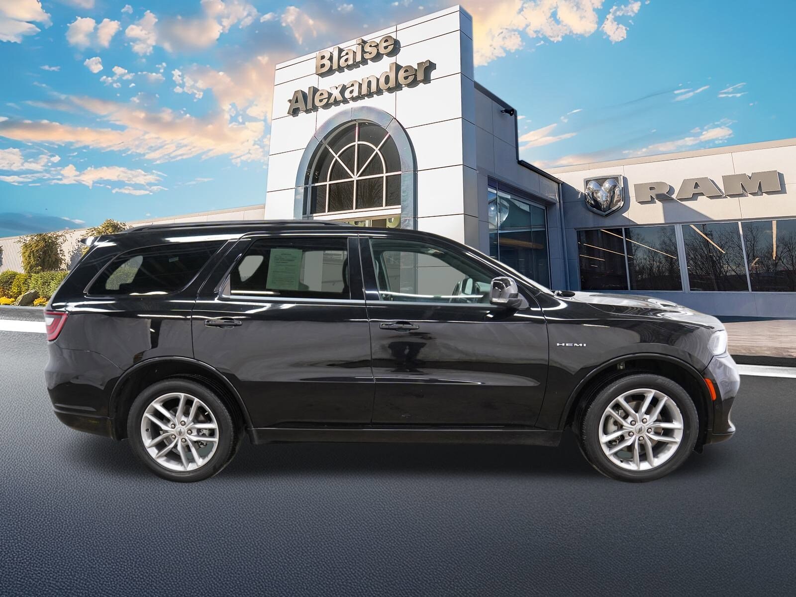 2023 Dodge Durango R/T Plus photo 2