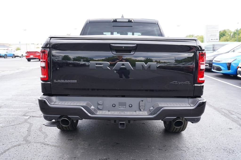 New 2026 Ram 1500 LARAMIE CREW CAB 4X4 5'7 BOX Pickup