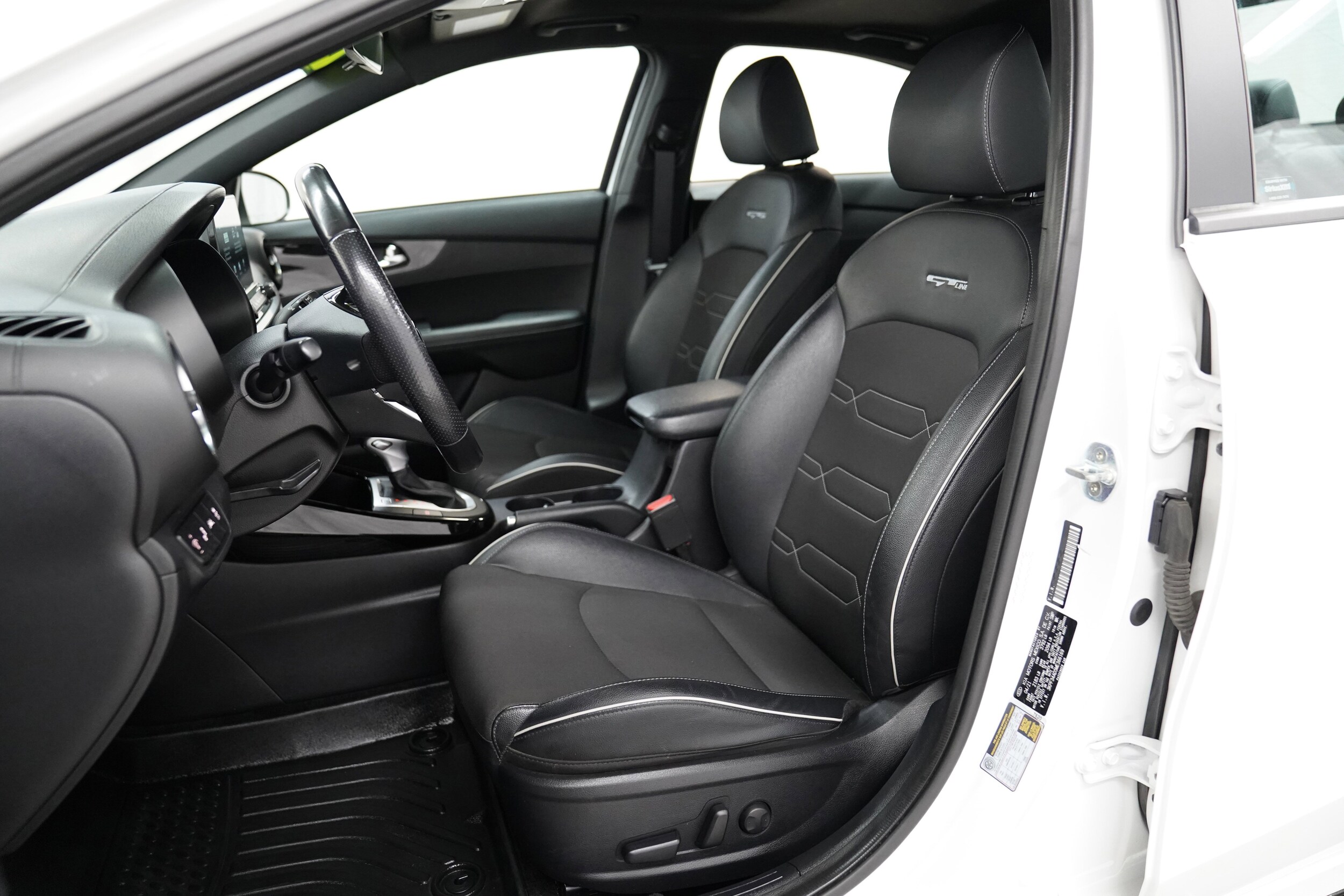 2021 Kia Forte GT-Line photo 4