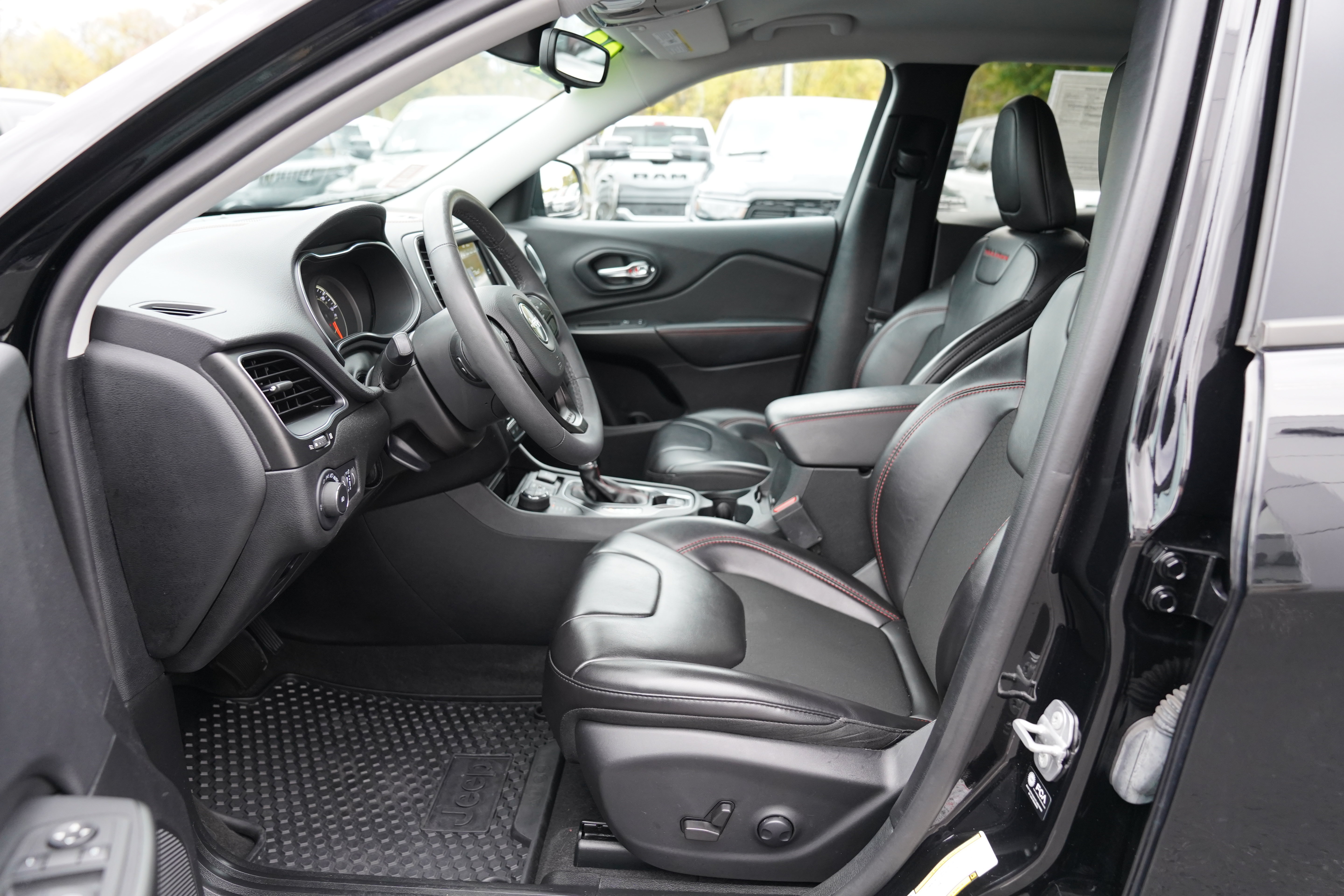 Used 2022 Jeep Cherokee Trailhawk SUV