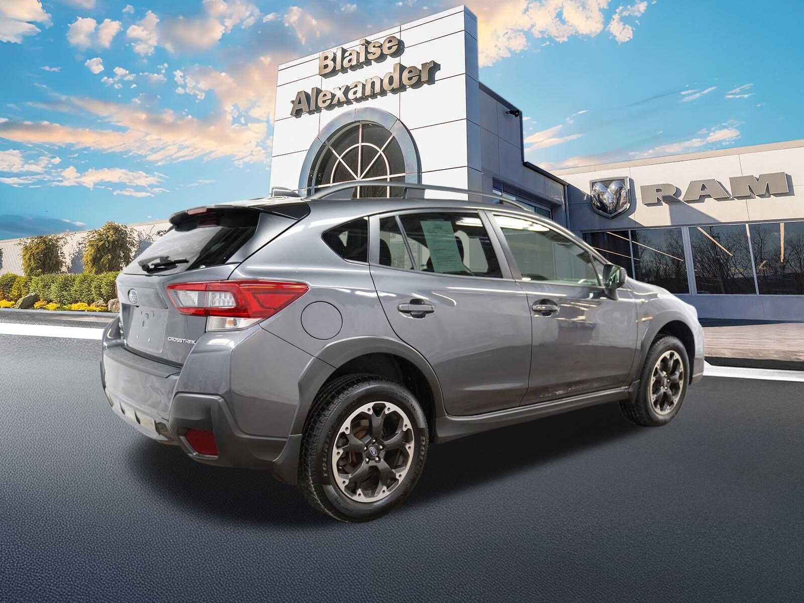 2022 Subaru Crosstrek Premium photo 3