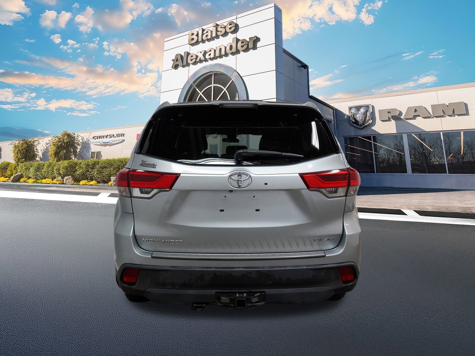 2018 Toyota Highlander LE SE photo 4