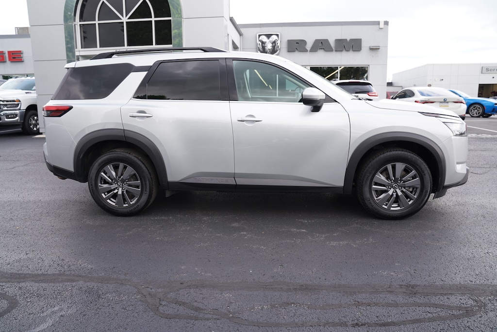 Used 2025 Nissan Pathfinder SV SUV