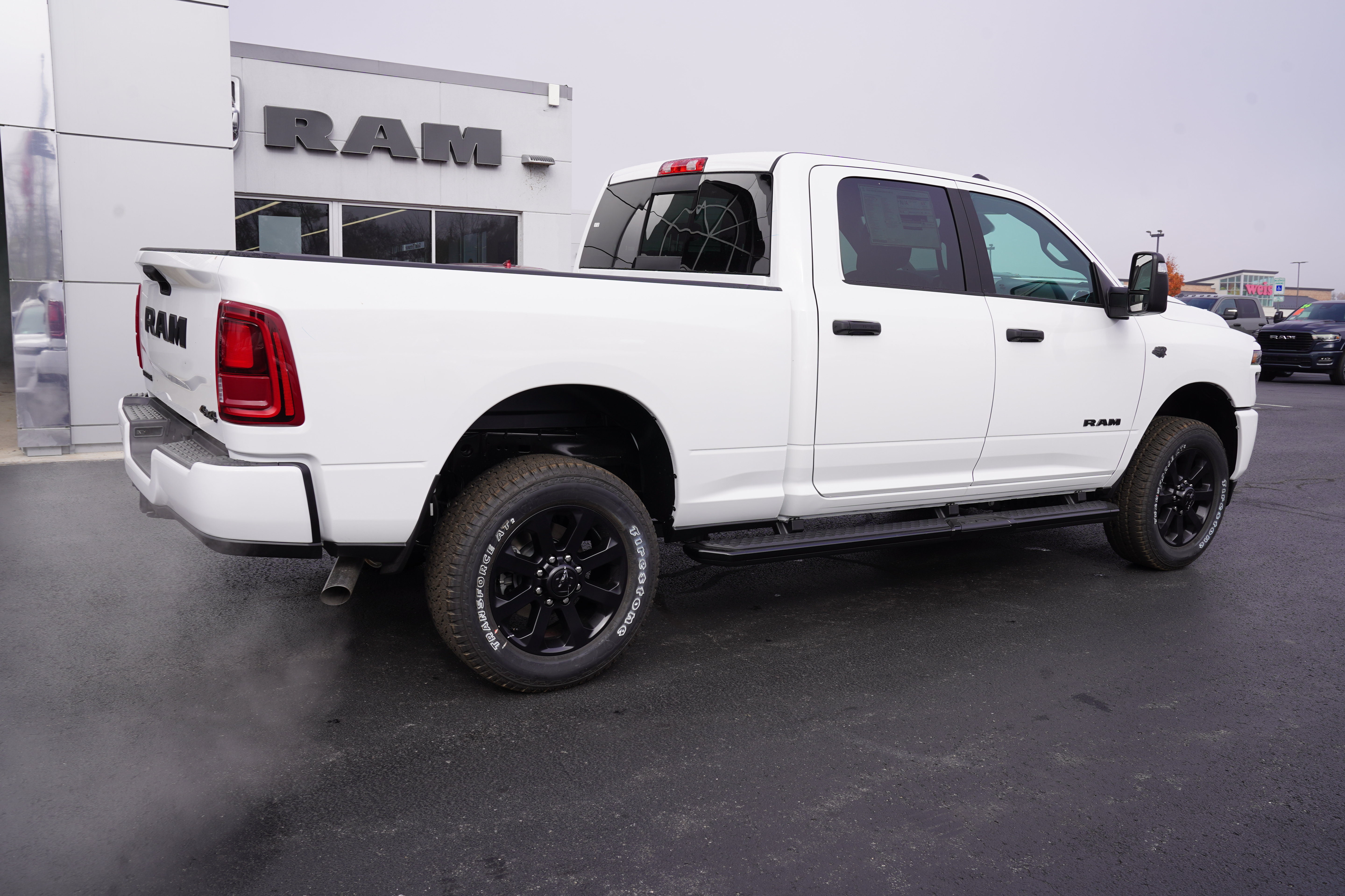 New 2027 Ram 2500 BIG HORN CREW CAB 4X4 Pickup