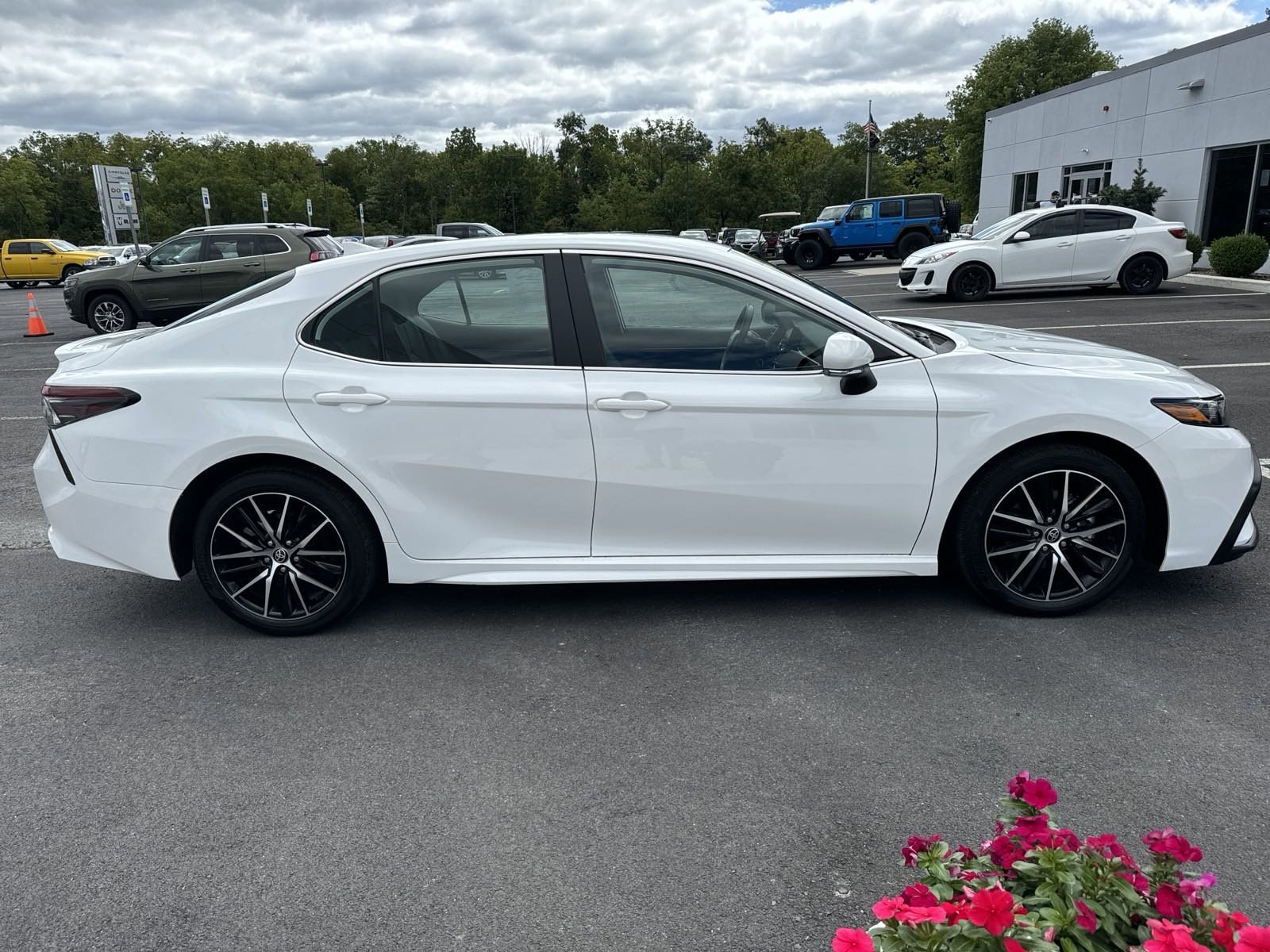 Used 2023 Toyota Camry SE with VIN 4T1G11AK8PU793712 for sale in Lewisburg, PA