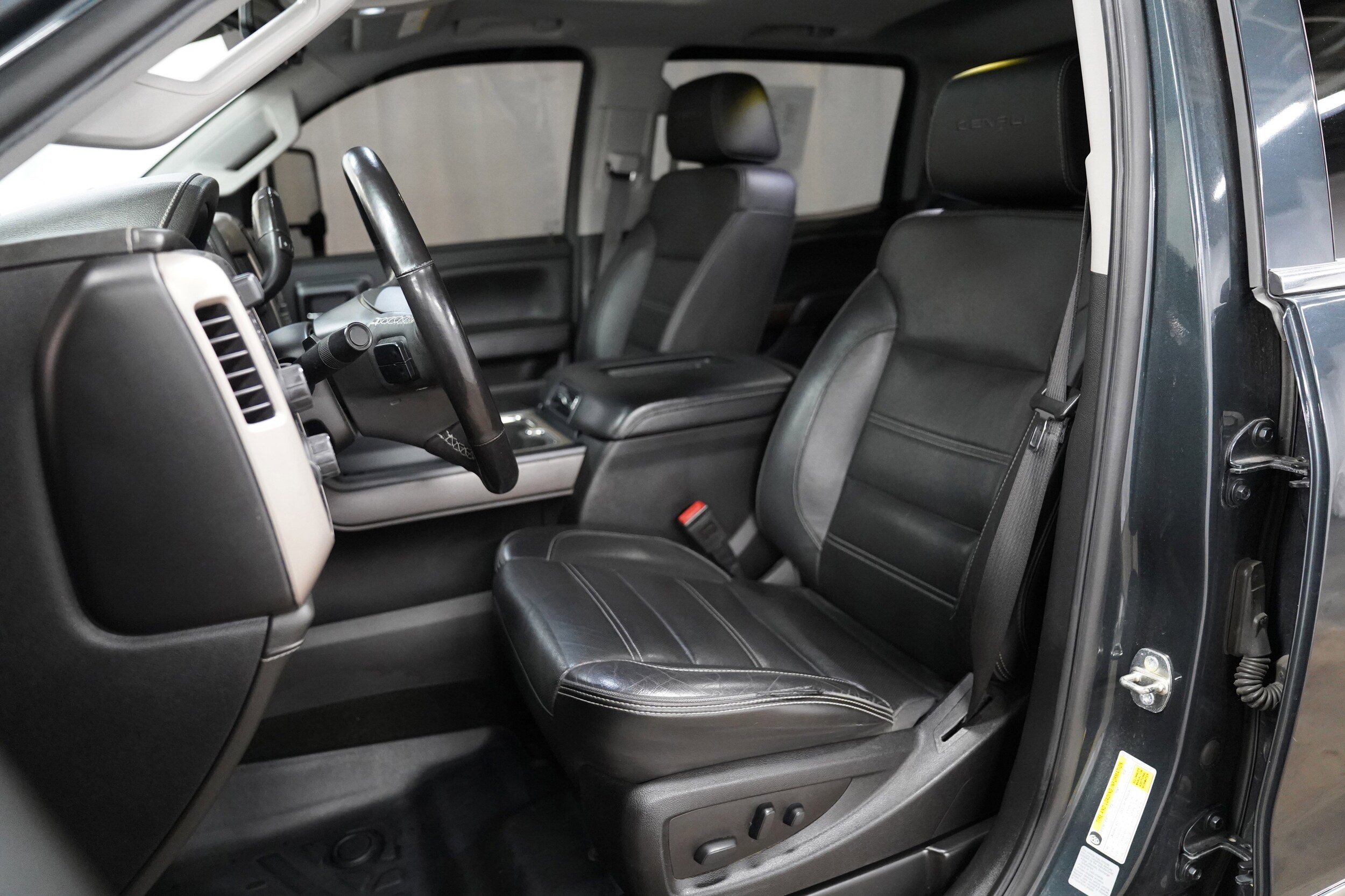 2017 Gmc Sierra 2500 HD Denali photo 4