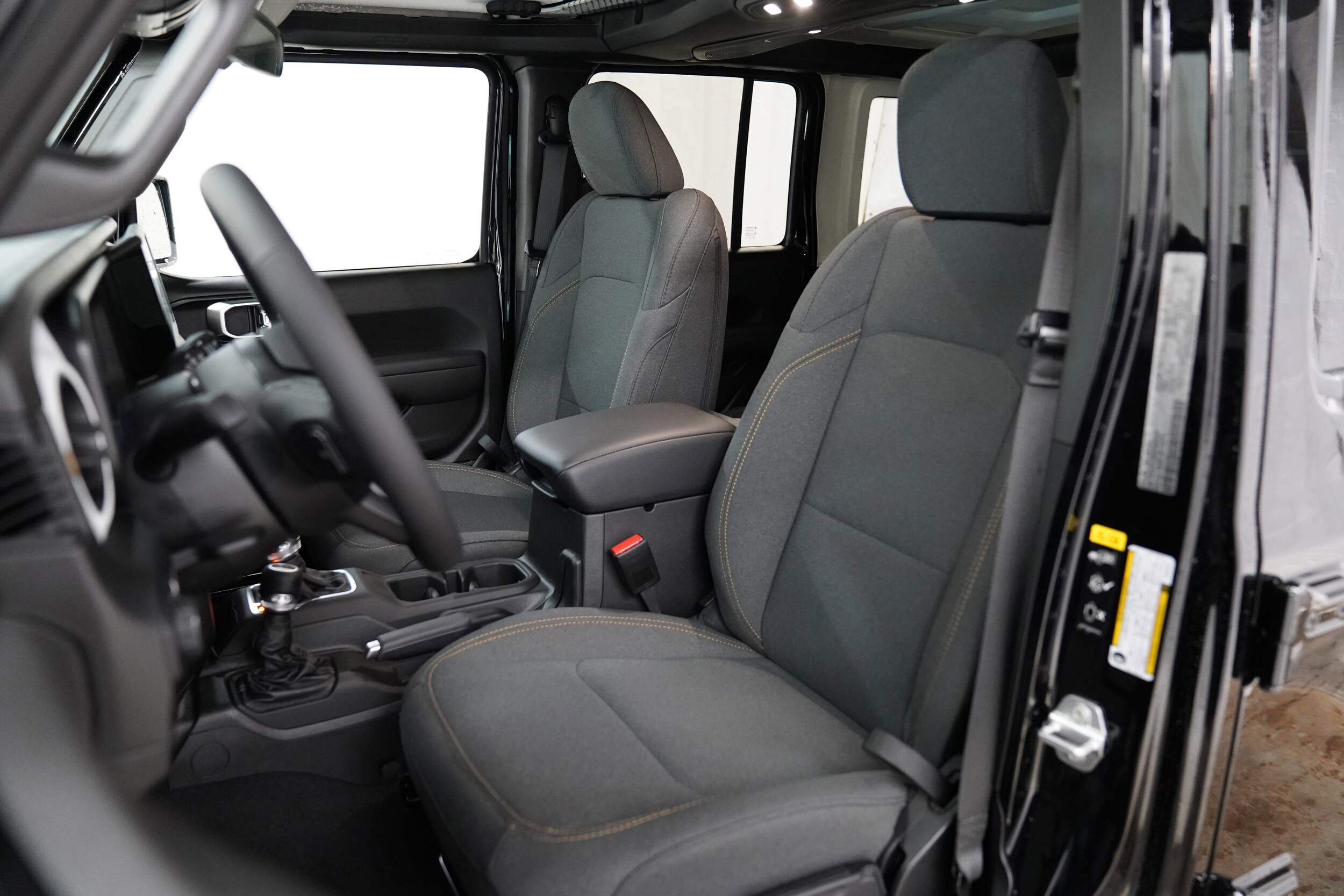 2025 Jeep Wrangler Sport S photo 4