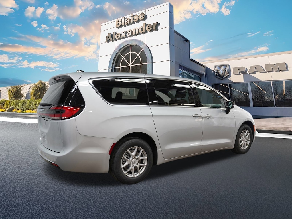 New 2026 Chrysler Pacifica SELECT Passenger Van