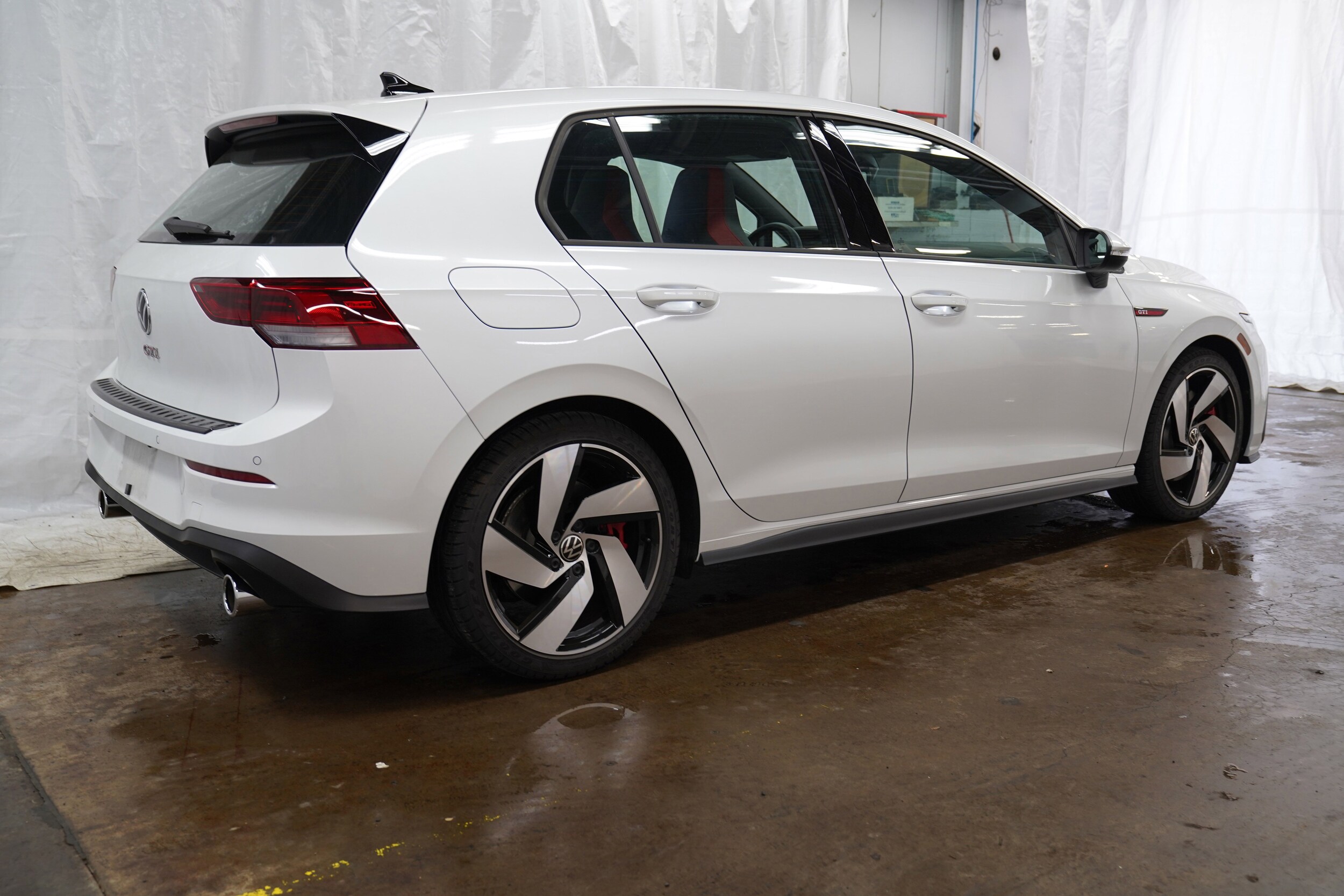 2024 Volkswagen Golf GTI S photo 2