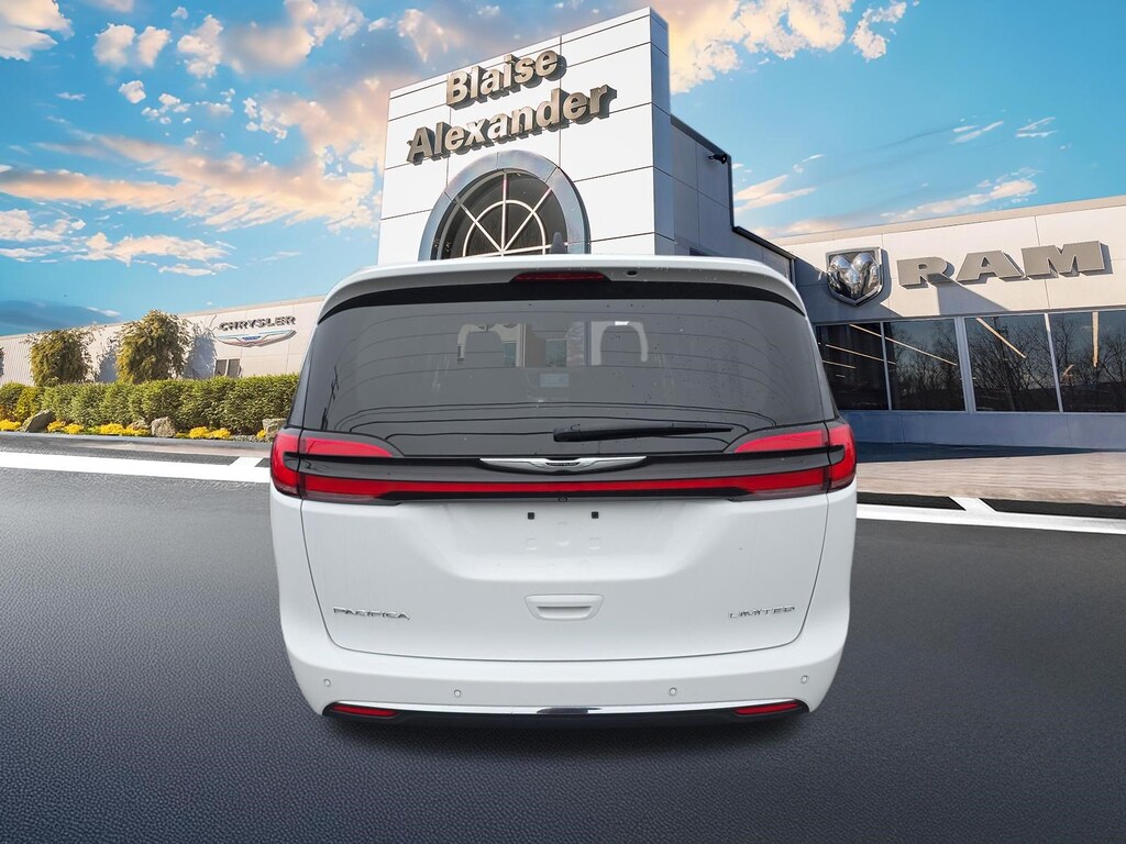 Used 2024 Chrysler Pacifica Limited Van Passenger Van
