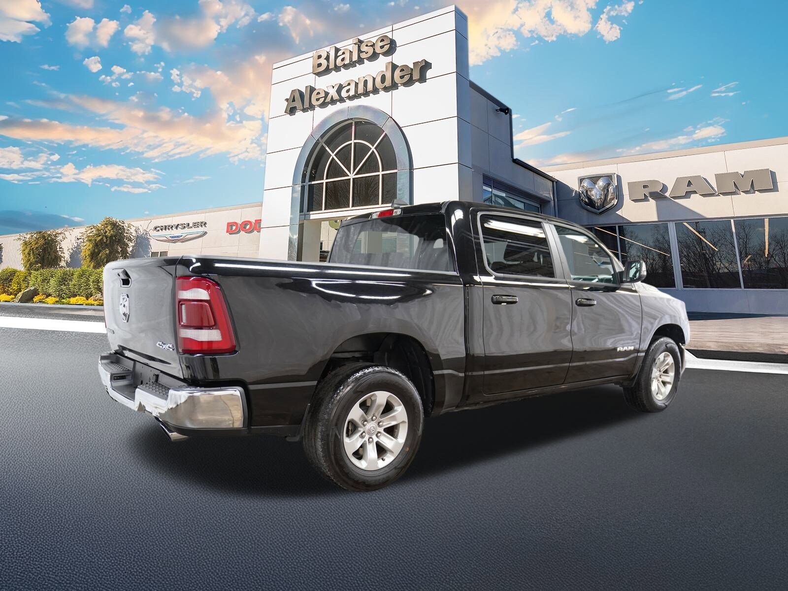 2024 Ram 1500 Laramie photo 3