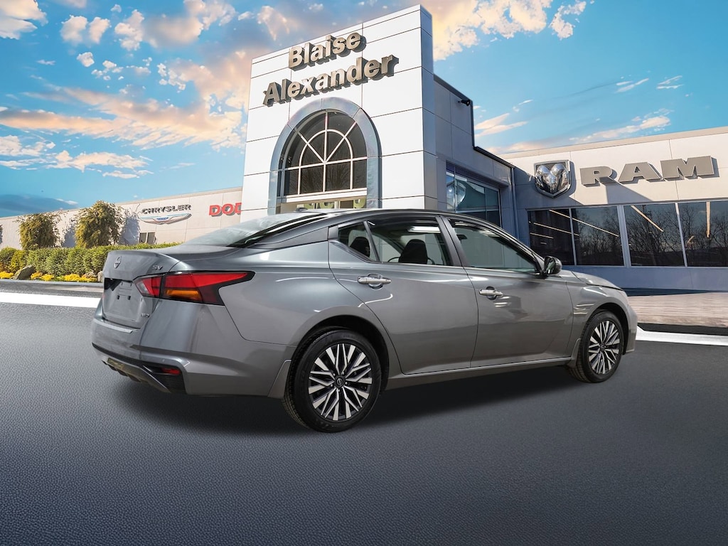 Used 2023 Nissan Altima 2.5 SV Sedan