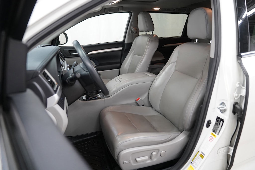 Used 2016 Toyota Highlander XLE SUV