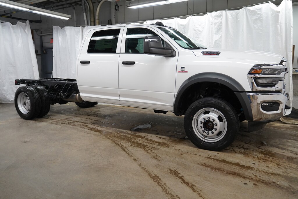 New 2026 Ram 4500 Chassis Cab TRADESMAN CREW 4X4 60' CA Pickup