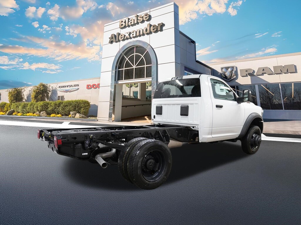 New 2026 Ram 5500 Chassis Cab TRADESMAN REGULAR 4X4 60' CA Pickup