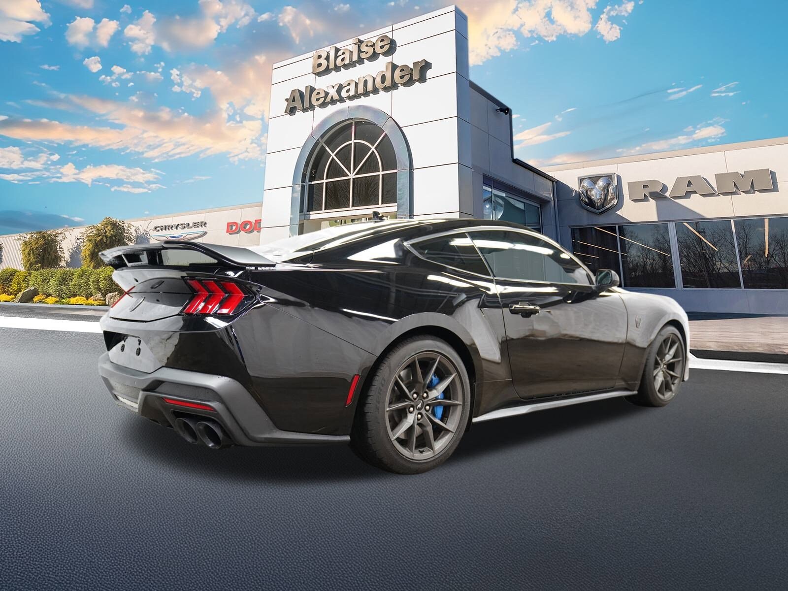 2024 Ford Mustang Dark Horse photo 3