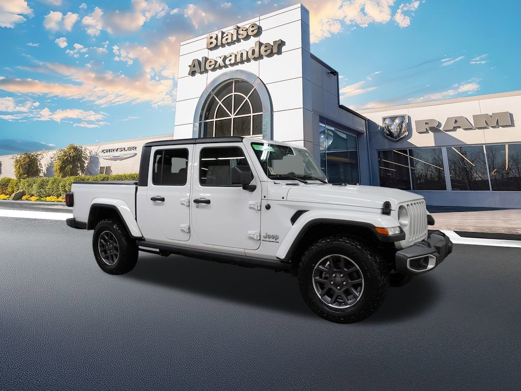 Used 2023 Jeep Gladiator Overland Truck Crew Cab