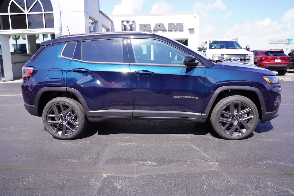 New 2026 Jeep Compass LIMITED ALTITUDE 4X4 Sport Utility