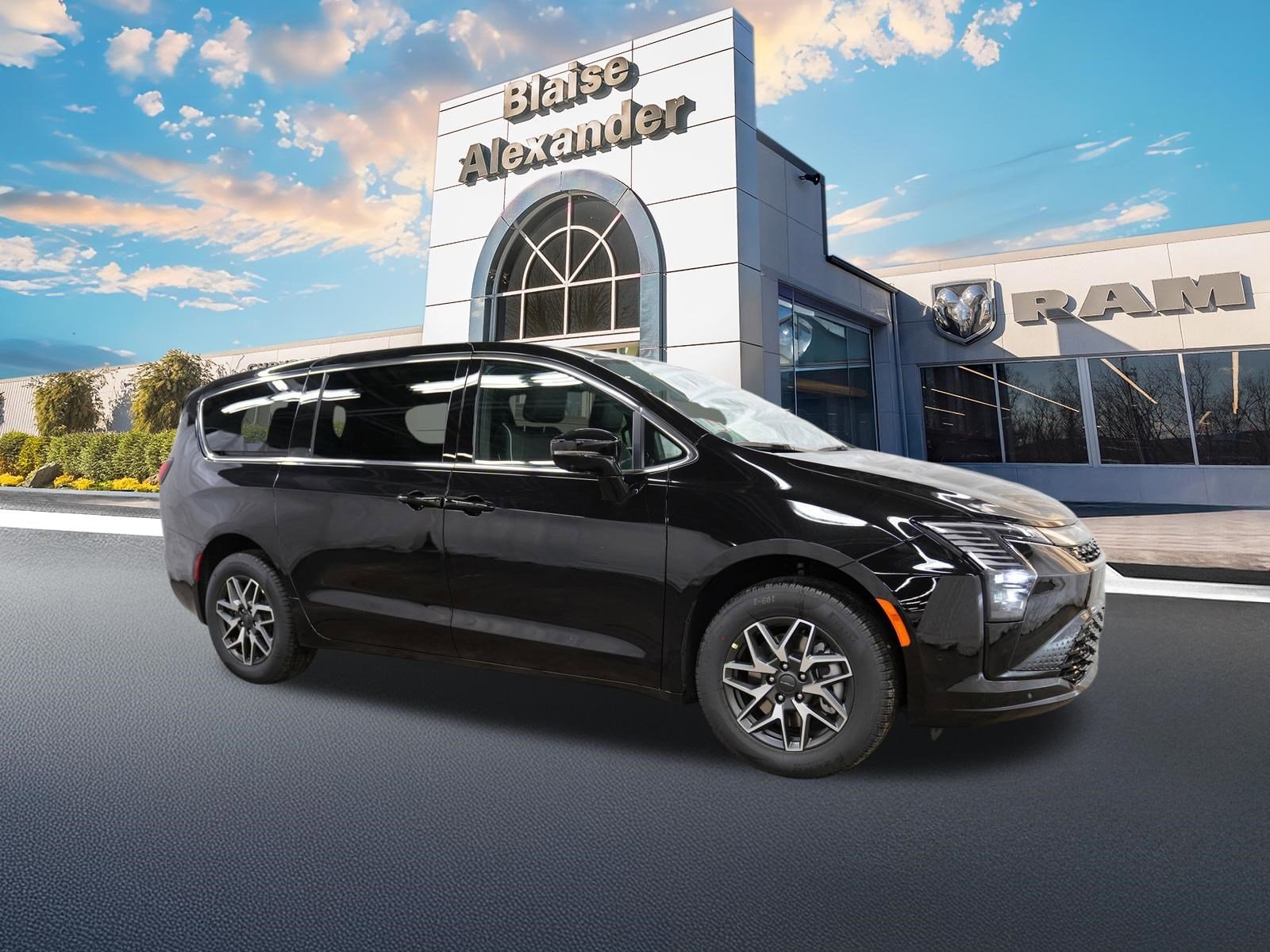 2027 Chrysler Pacifica Limited AWD's photo