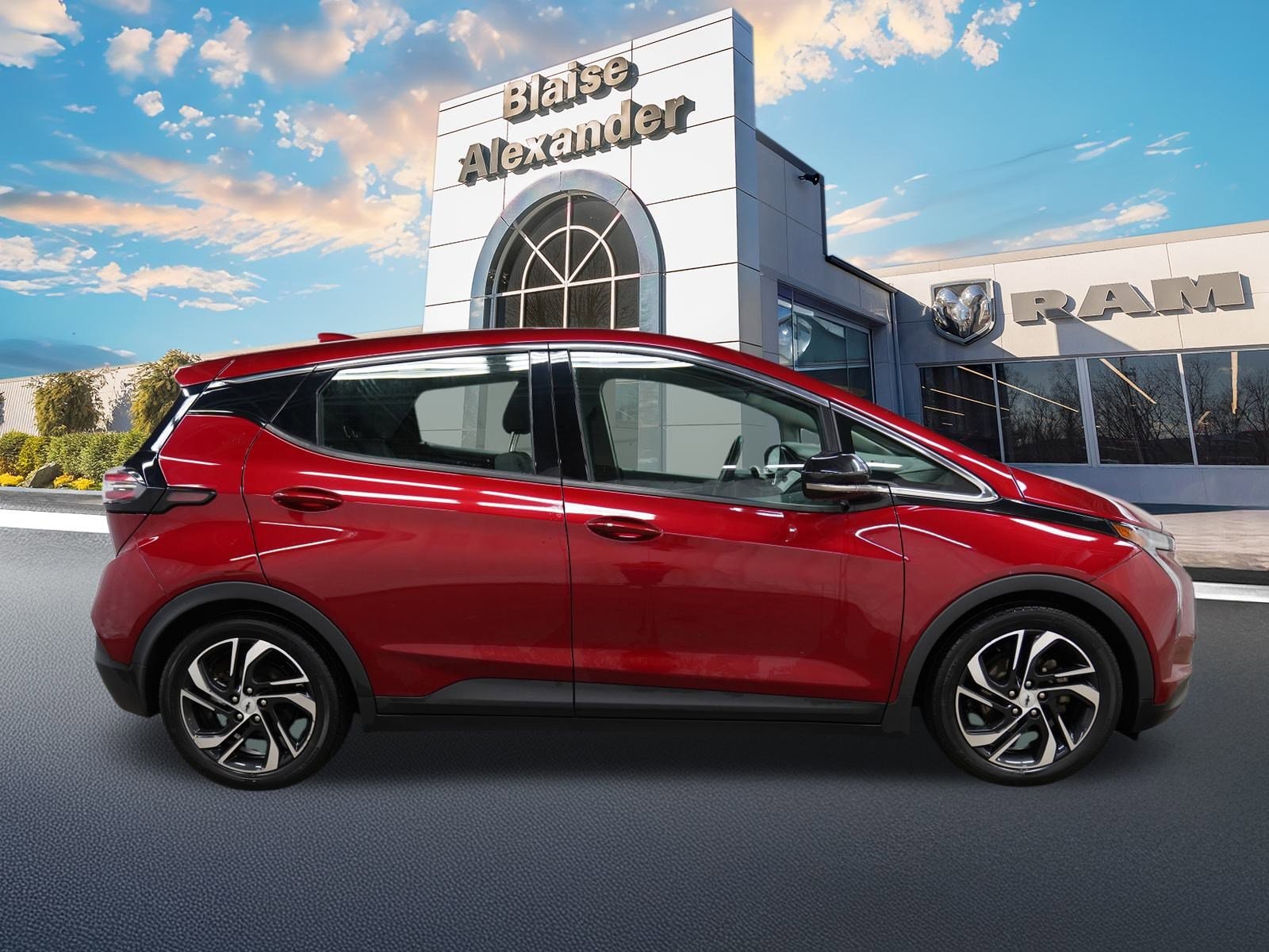 Used 2022 Chevrolet Bolt EV LT with VIN 1G1FW6S0XN4123466 for sale in Lewisburg, PA