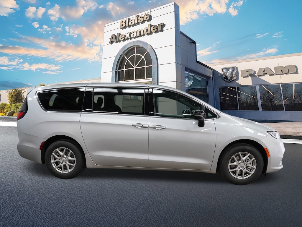 New 2026 Chrysler Pacifica SELECT Passenger Van
