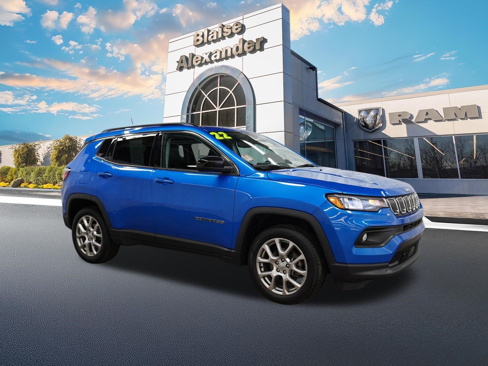 2022 Jeep Compass Latitude Lux 4X4's photo