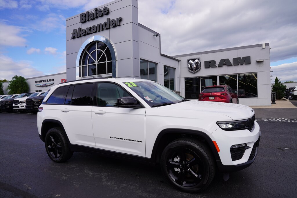 Used 2023 Jeep Grand Cherokee Limited SUV