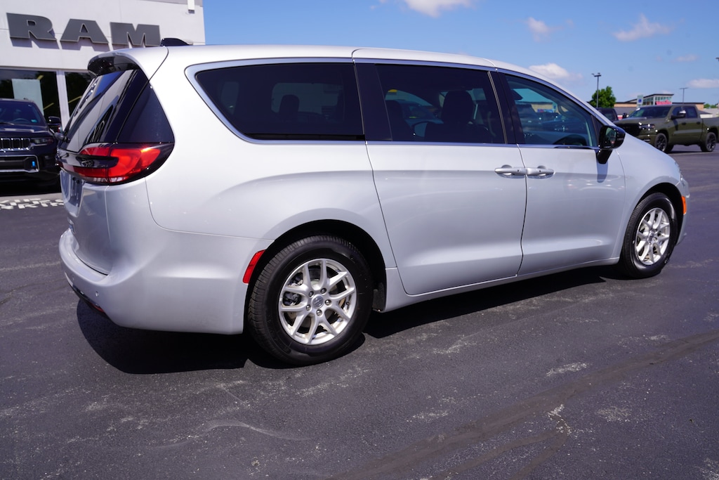 Used 2024 Chrysler Pacifica Touring L Van Passenger Van