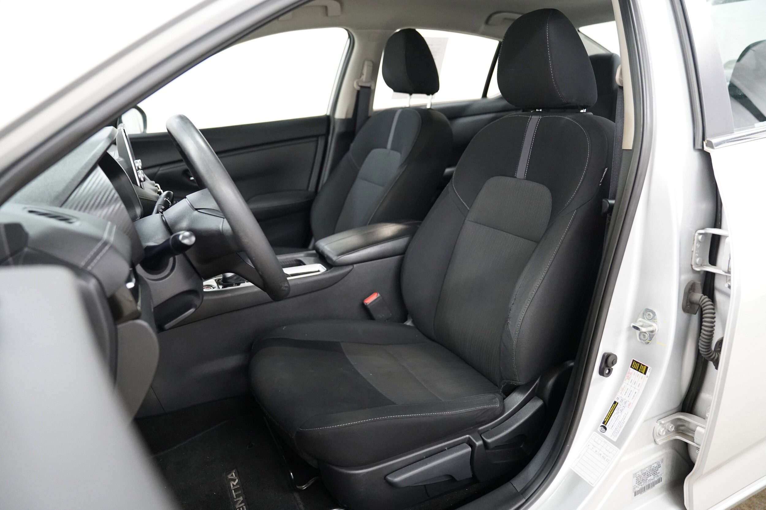 2023 Nissan Sentra SV photo 4