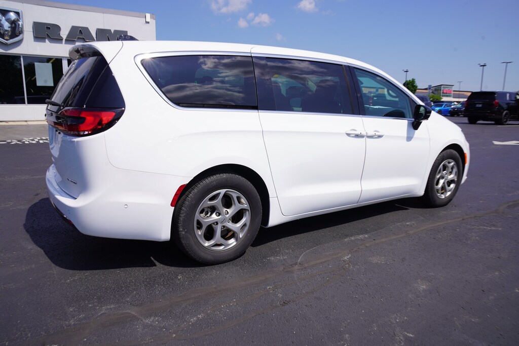 Used 2024 Chrysler Pacifica Limited Van Passenger Van