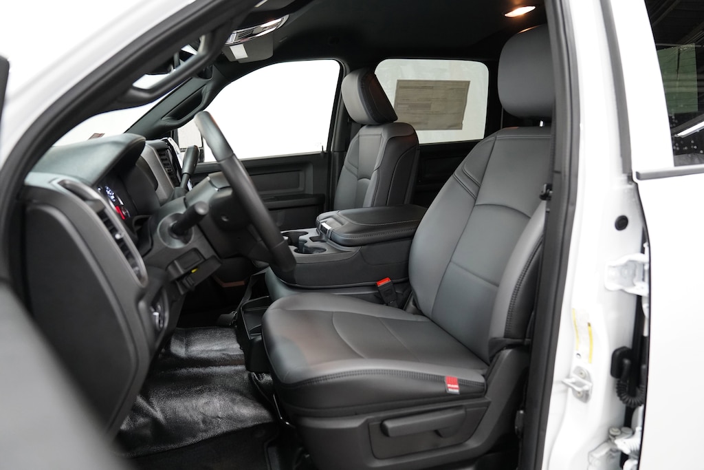 New 2026 Ram 2500 TRADESMAN CREW CAB 4X2 6'4 BOX Pickup