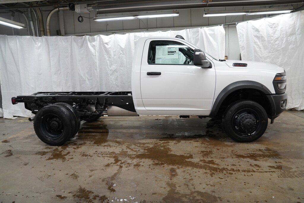 New 2026 Ram 5500 Chassis Cab TRADESMAN REGULAR 4X4 60' CA Pickup