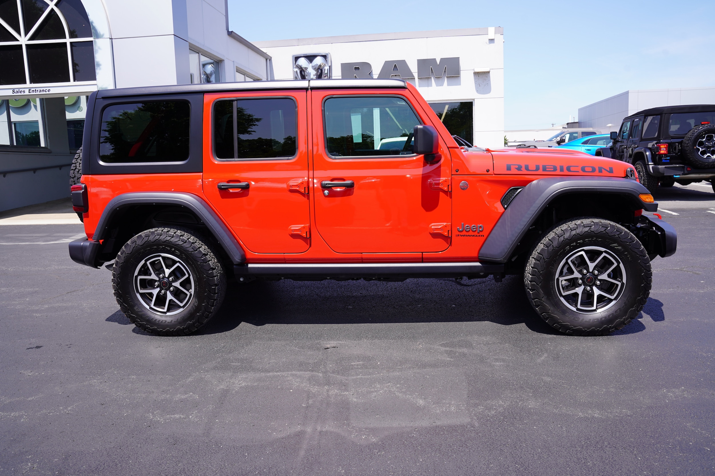 2024 Jeep Wrangler 4-Door Rubicon - Photo 2